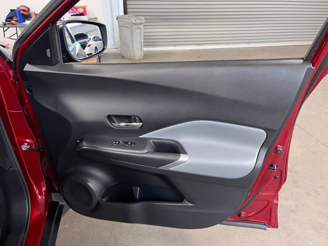 Used 2023 Nissan Kicks SR w/ SR Premium Package FWD image 12