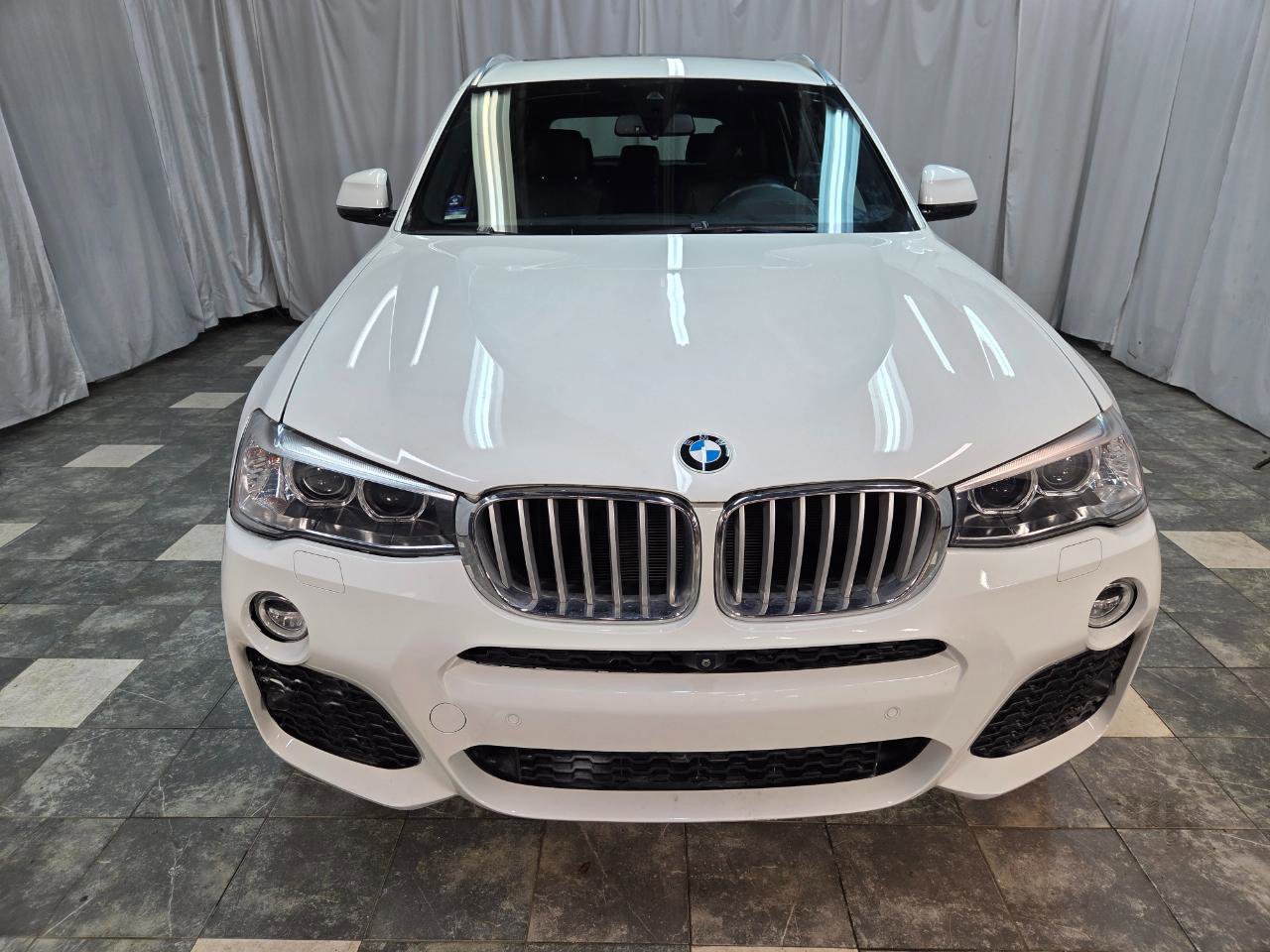 Used 2017 BMW X3 xDrive28i AWD/4WD image 3