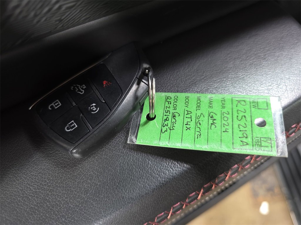 Used 2024 GMC Sierra 2500 AT4X image 38