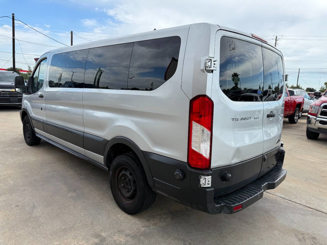 Used 2015 Ford Transit 350 XLT RWD image 6