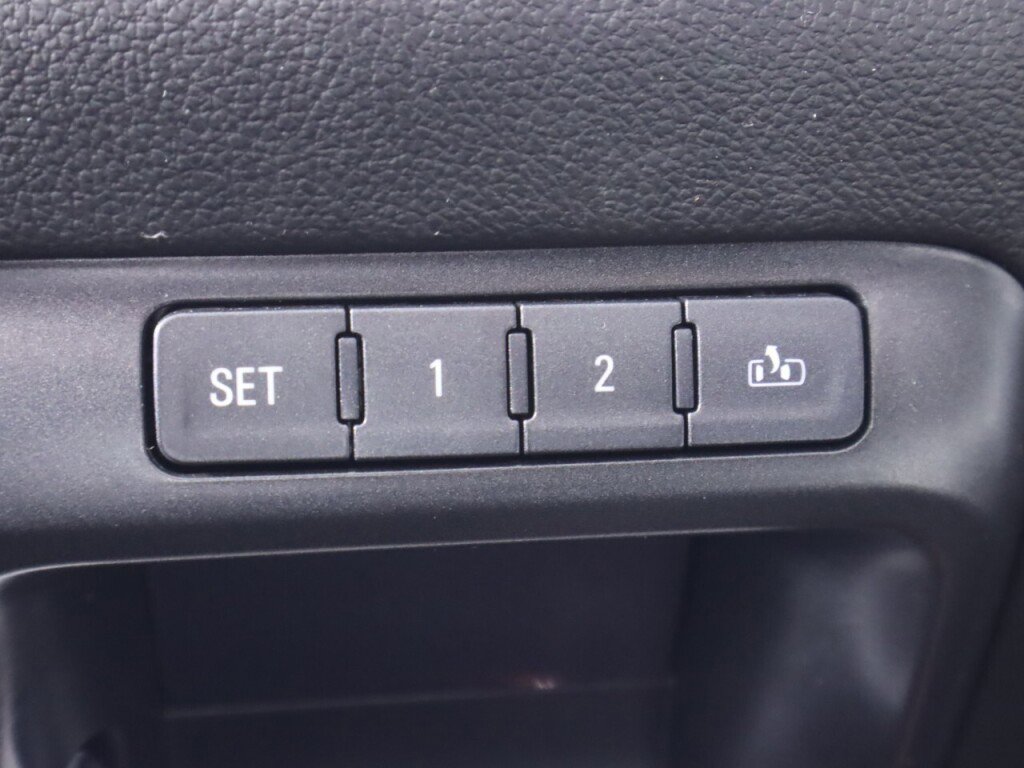 Used 2016 Chevrolet Silverado 1500 LTZ image 26