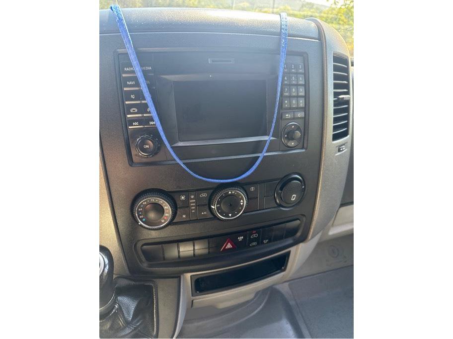 Used 2018 Mercedes-Benz Sprinter 2500 image 13