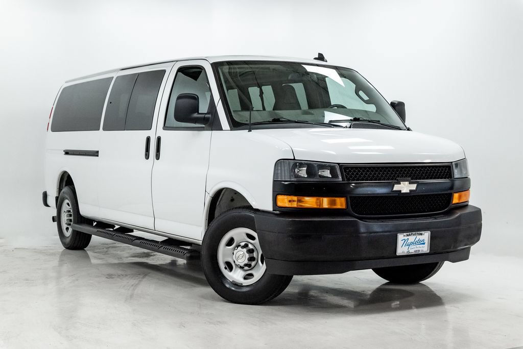 Used 2022 Chevrolet Express 3500 LS RWD image 6