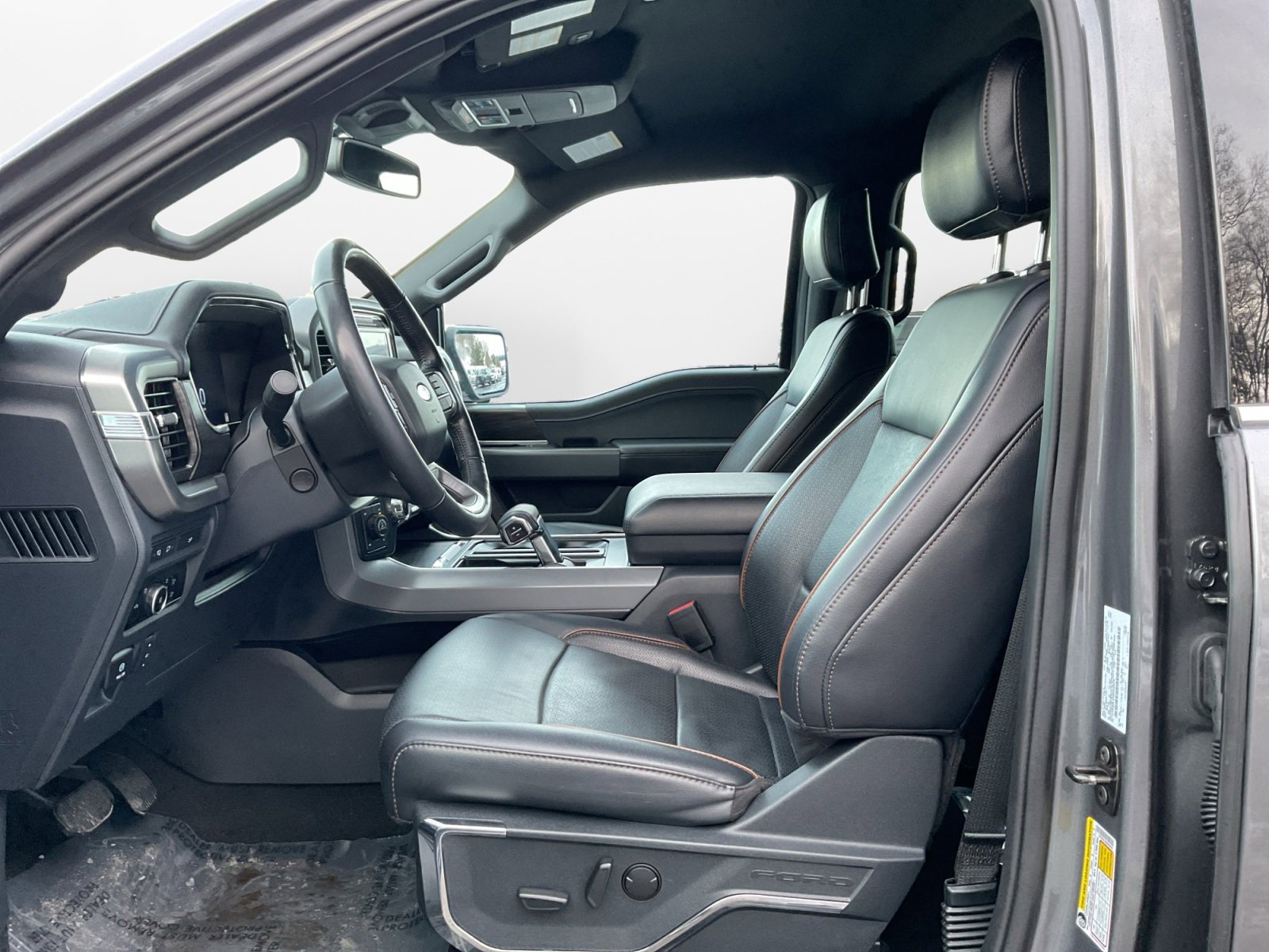 Used 2024 Ford F150 Lariat w/ Tow/Haul Package image 9