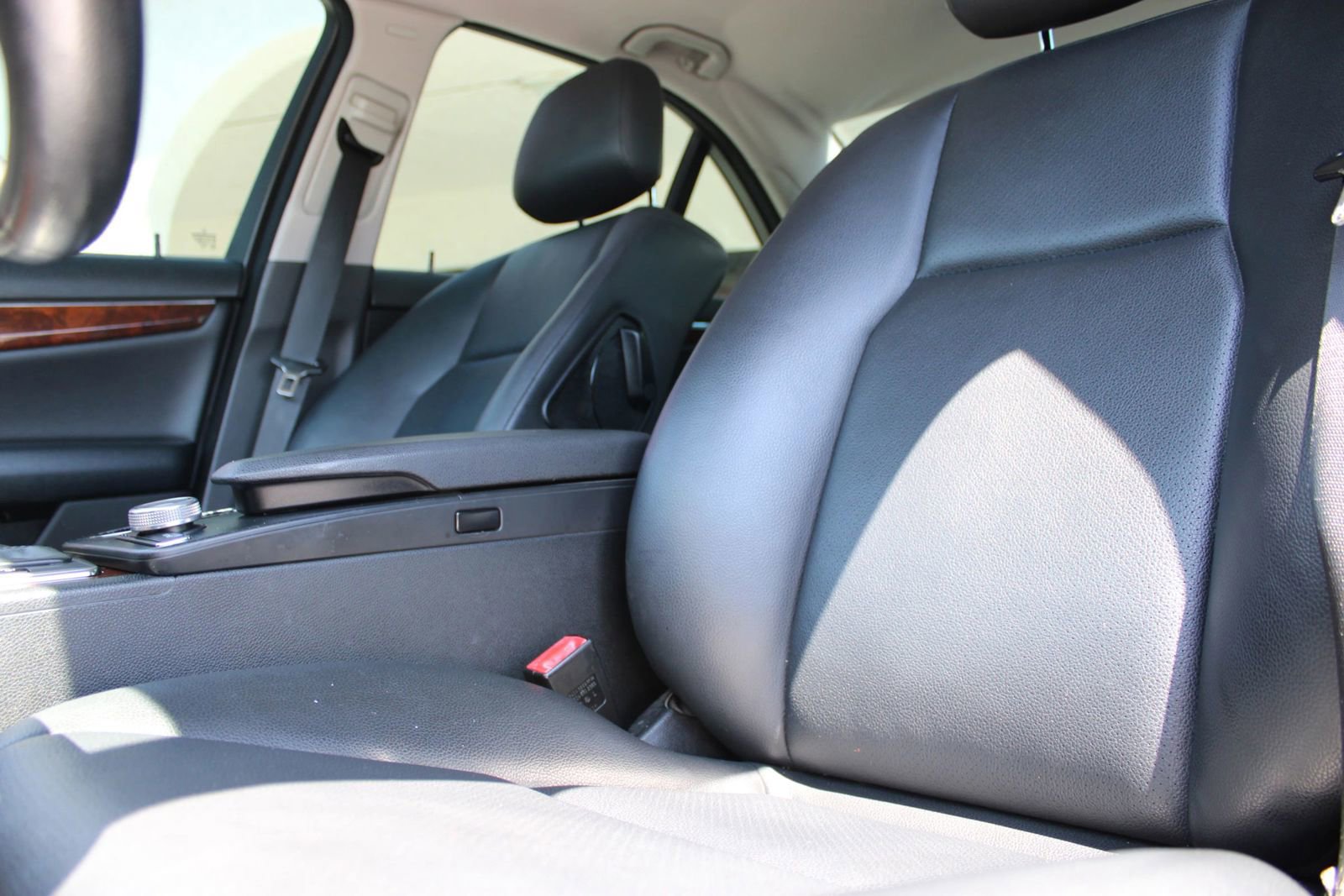 Used 2010 Mercedes-Benz C 300 Sedan image 10