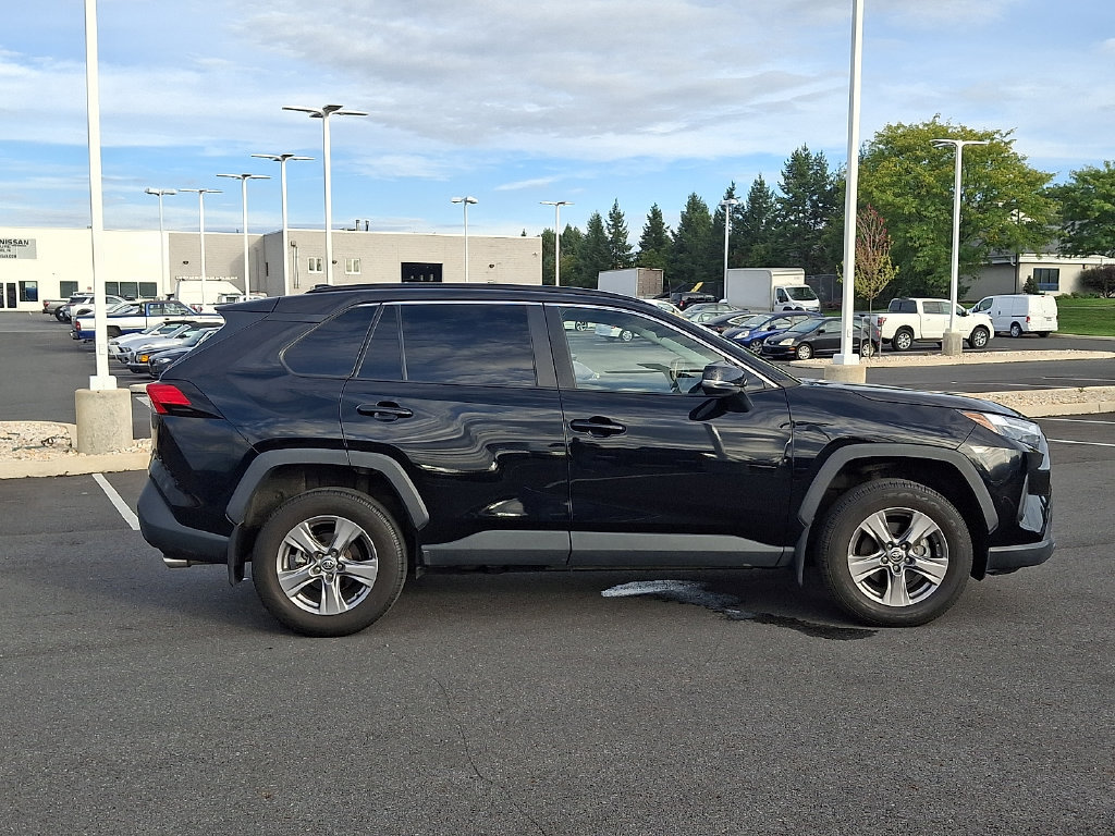 Used 2024 Toyota RAV4 XLE AWD/4WD image 7