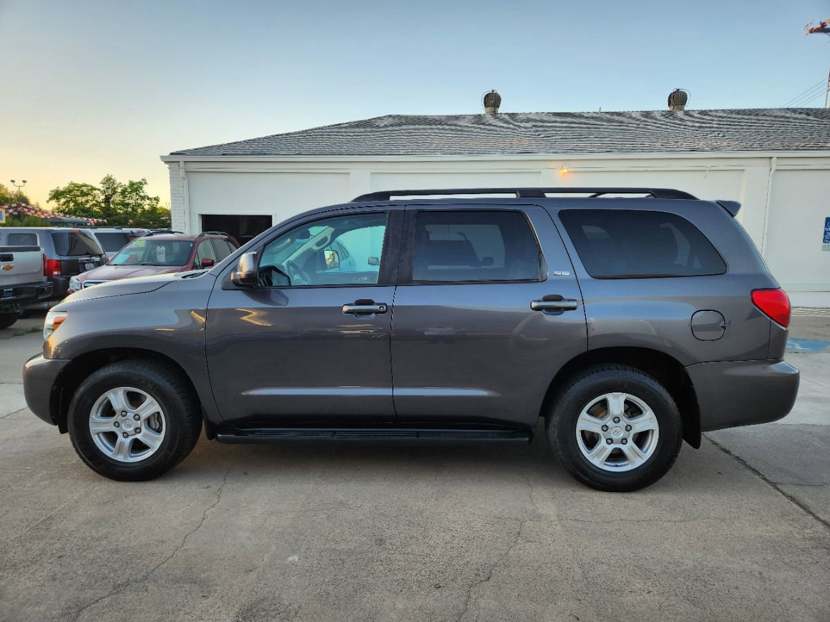 Used 2013 Toyota Sequoia SR5 image 3