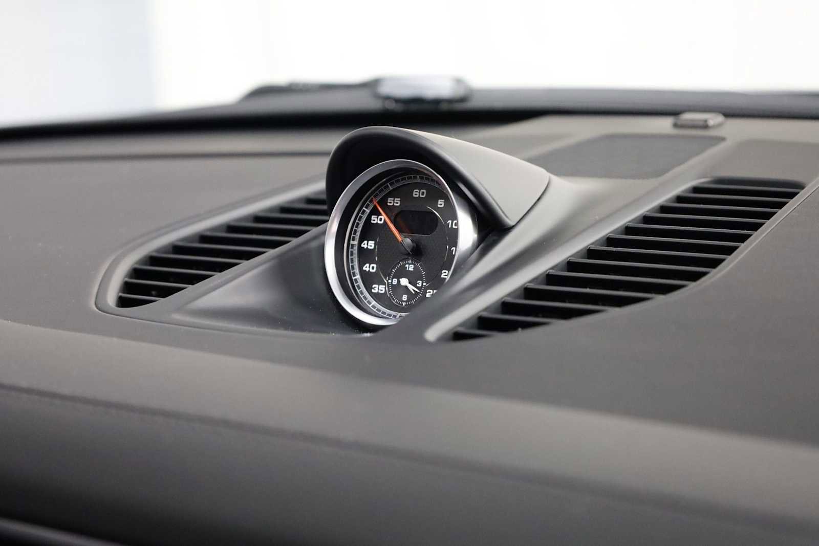 Used 2019 Porsche 911 Turbo image 22