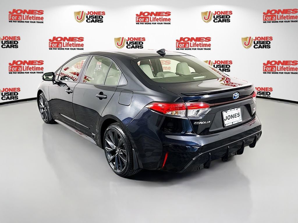 Certified 2024 Toyota Corolla SE image 2