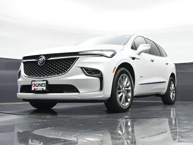 Used 2023 Buick Enclave Avenir w/ Avenir Technology Package AWD/4WD image 45