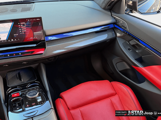 Used 2025 BMW M5 w/ Carbon Package AWD/4WD image 17