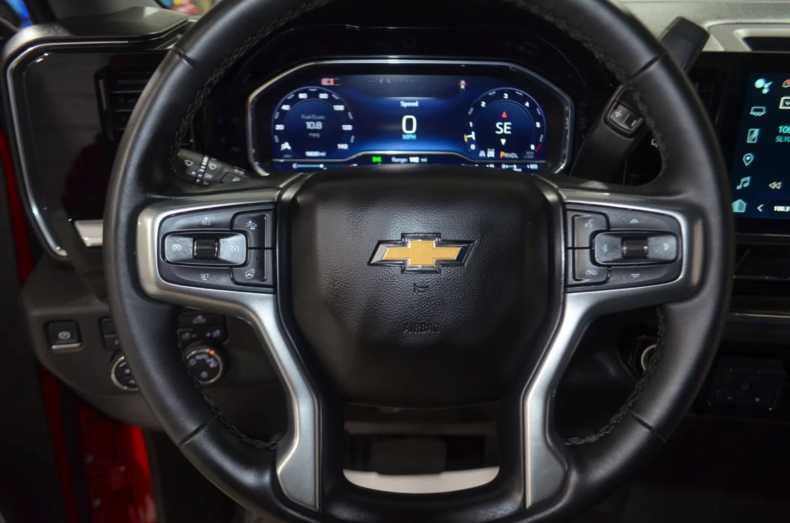 Used 2025 Chevrolet Silverado 1500 LT image 30