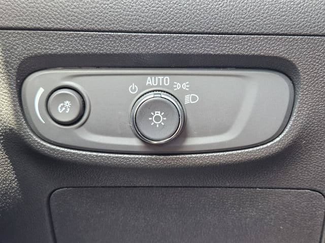 Used 2025 Buick Encore GX Preferred AWD/4WD image 21