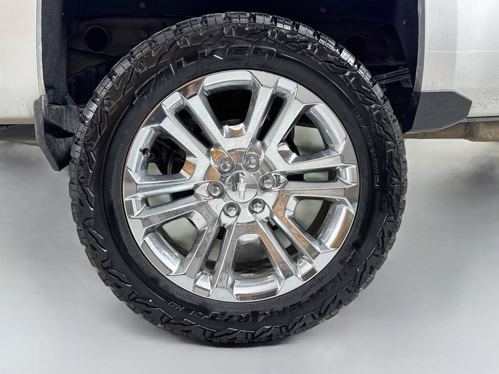 Used 2017 Chevrolet Silverado 1500 LTZ Z71 w/ LTZ Plus Package AWD/4WD image 9