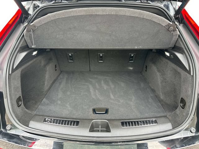 Certified 2023 Cadillac XT4 Premium Luxury AWD/4WD image 9