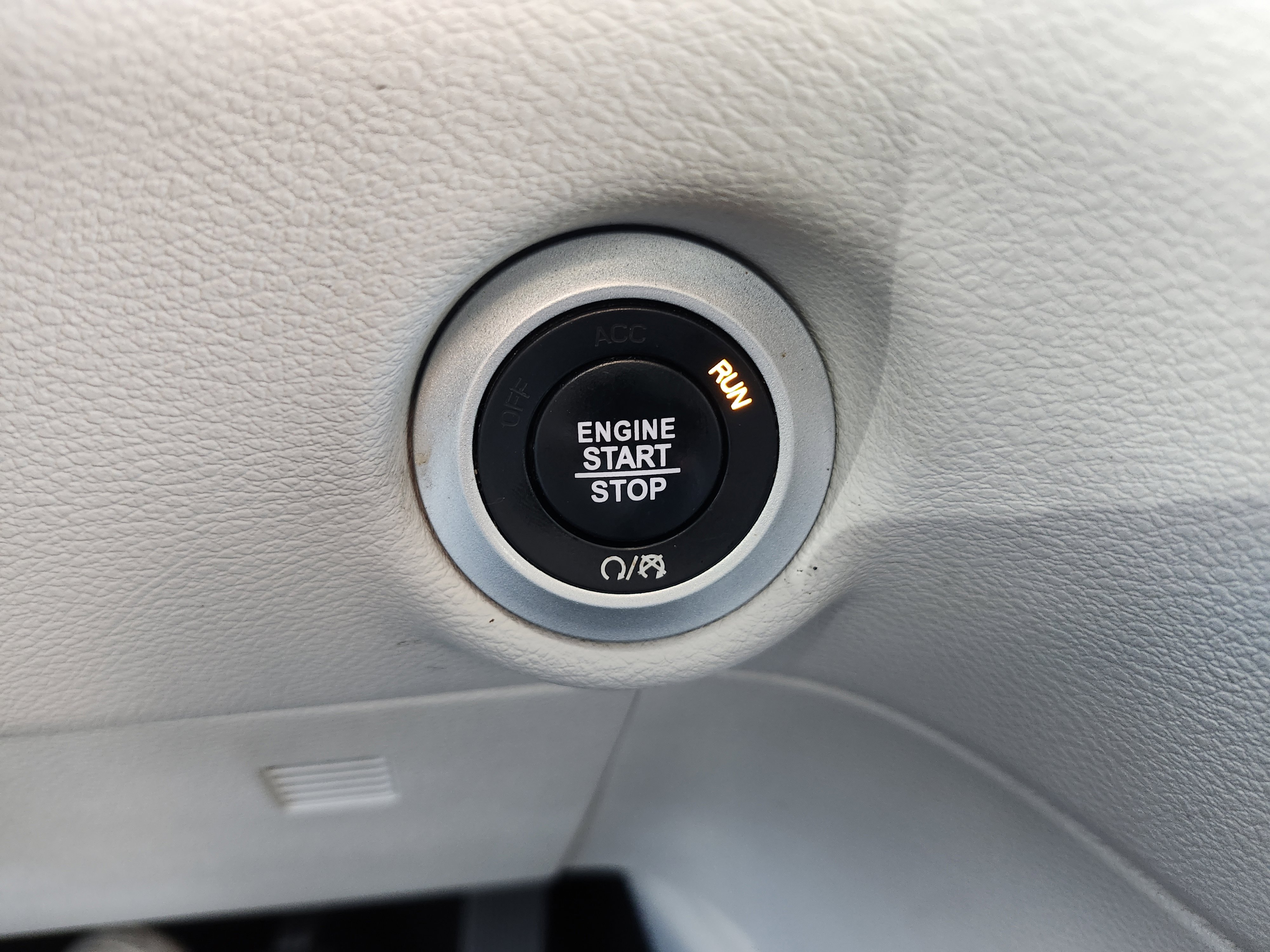 Used 2017 Chrysler Pacifica Touring-L image 6