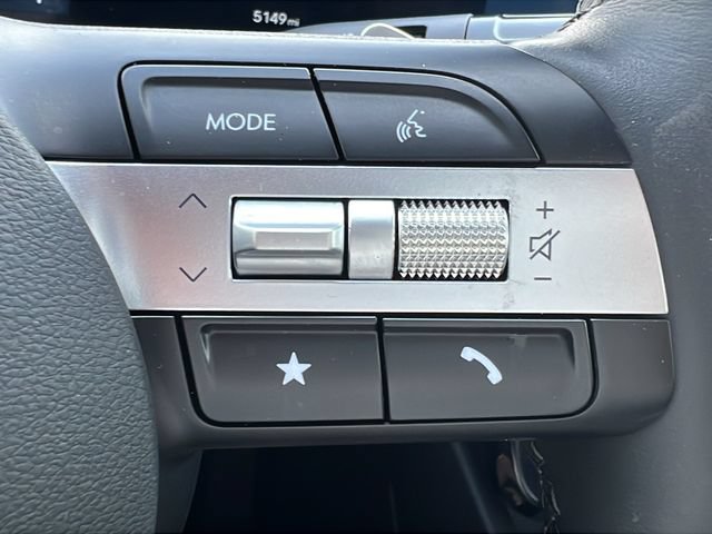 Certified 2025 Hyundai Santa Cruz Limited AWD/4WD image 30