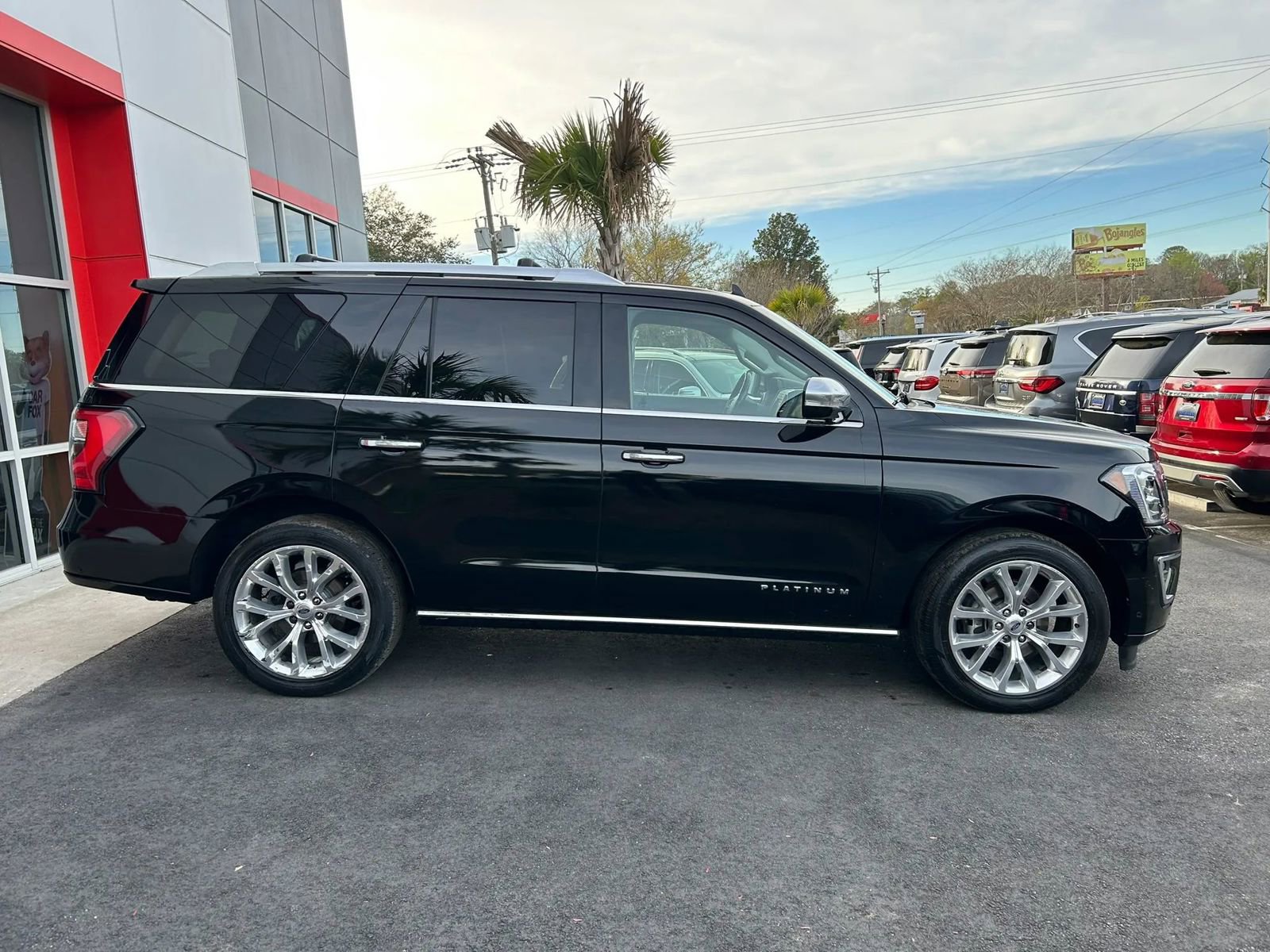 Used 2018 Ford Expedition Platinum AWD/4WD image 7