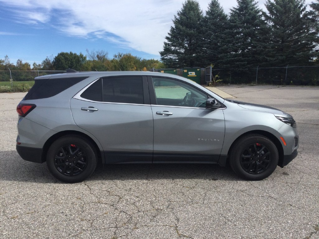 Used 2024 Chevrolet Equinox LT w/ LPO, Floor Liner Package FWD image 8