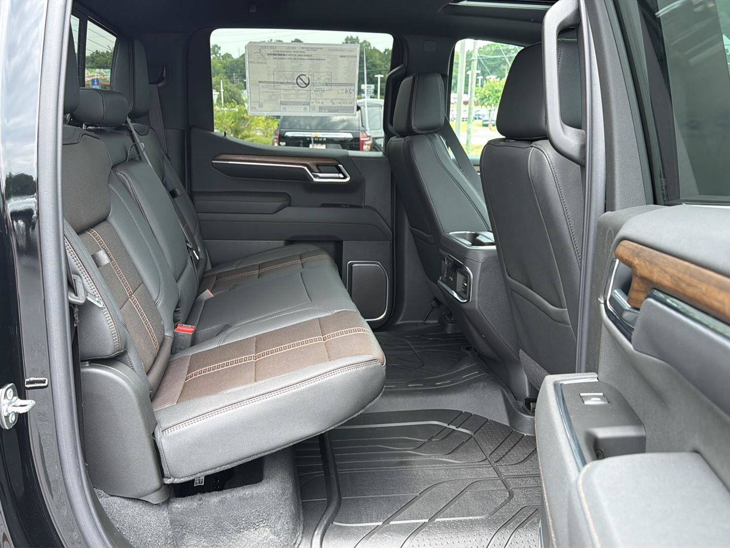 New 2026 Chevrolet Silverado 1500 High Country w/ High Country Premium Package AWD/4WD image 13
