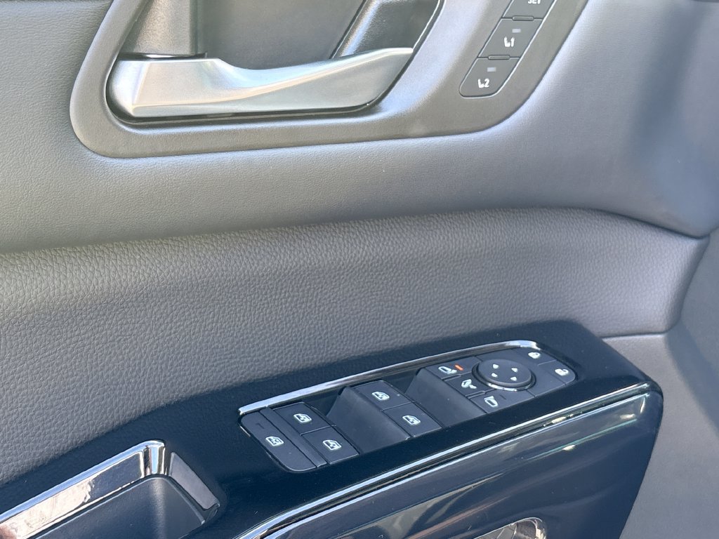 New 2026 Nissan Pathfinder Platinum FWD image 9
