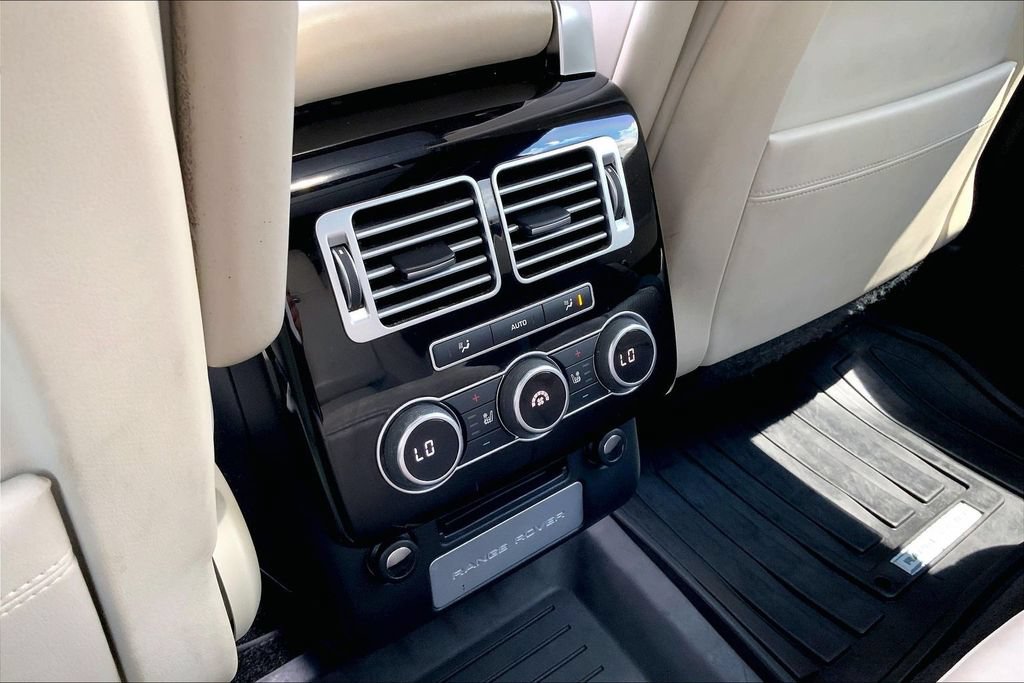 Used 2017 Land Rover Range Rover Supercharged AWD/4WD image 10