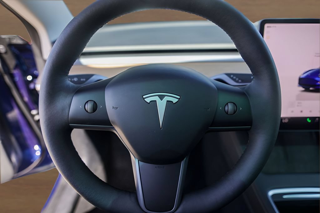 Used 2023 Tesla Model 3 Standard Range RWD image 11