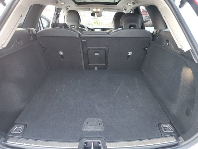 Certified 2025 Volvo XC60 B5 Plus image 28