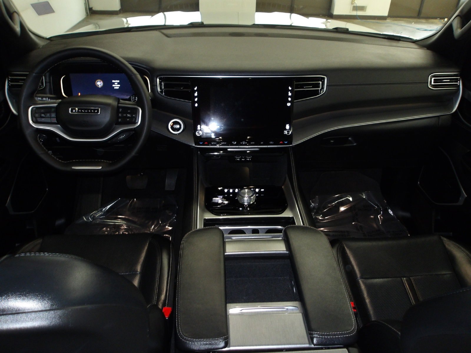 Used 2025 Jeep Wagoneer 4WD image 11