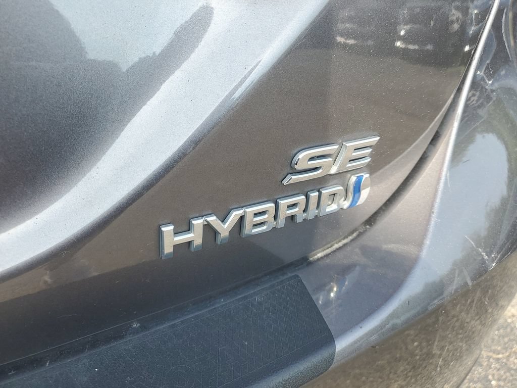 Used 2021 Toyota Camry SE w/ Cold Weather Package FWD image 27
