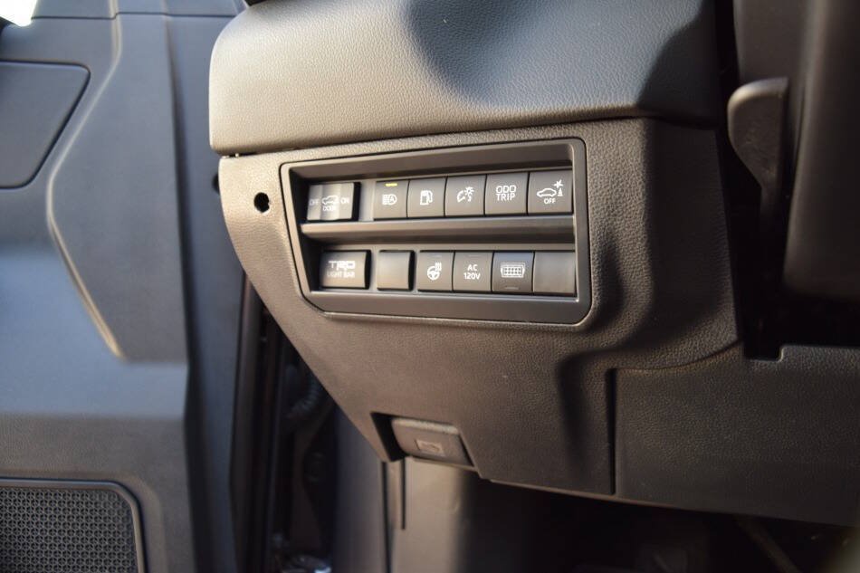 Used 2025 Toyota Sequoia TRD Pro AWD/4WD image 68