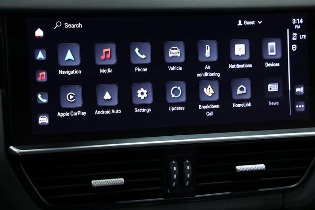 Used 2022 Porsche Cayenne Platinum Edition image 18