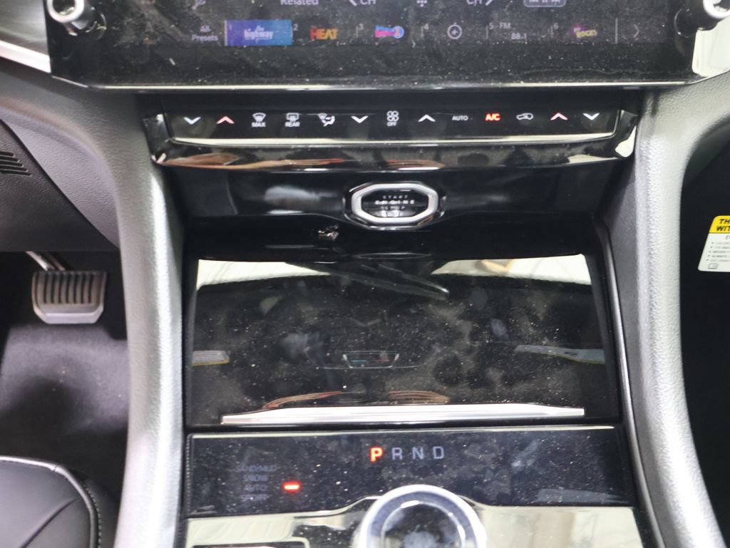 New 2027 Jeep Grand Cherokee Limited AWD/4WD image 21