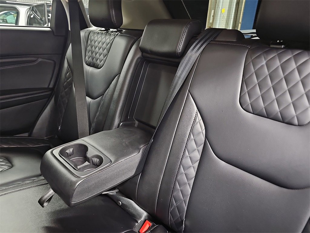 Used 2024 Ford Edge Titanium image 14