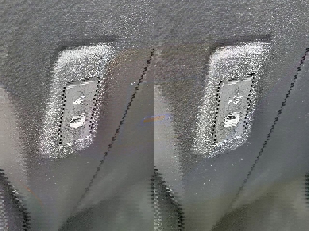 Used 2025 Toyota Corolla LE image 28