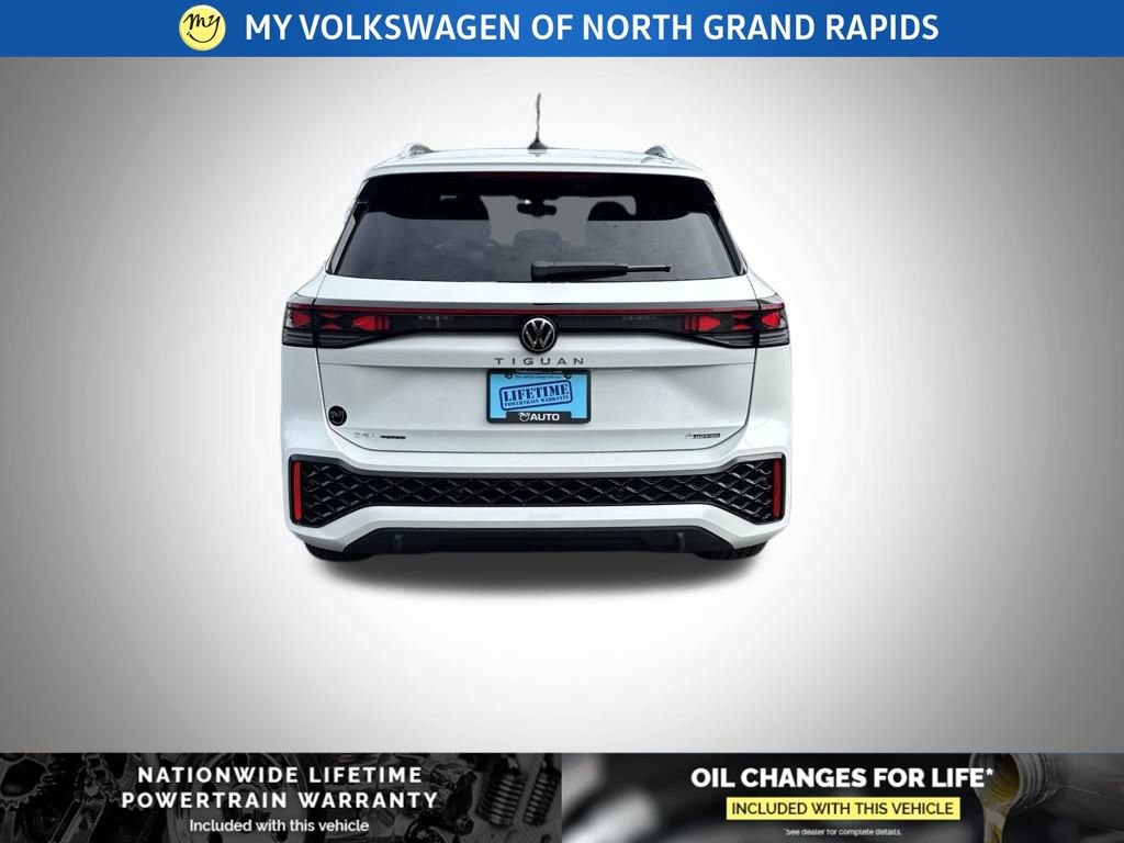 New 2026 Volkswagen Tiguan SEL R-Line AWD/4WD image 4