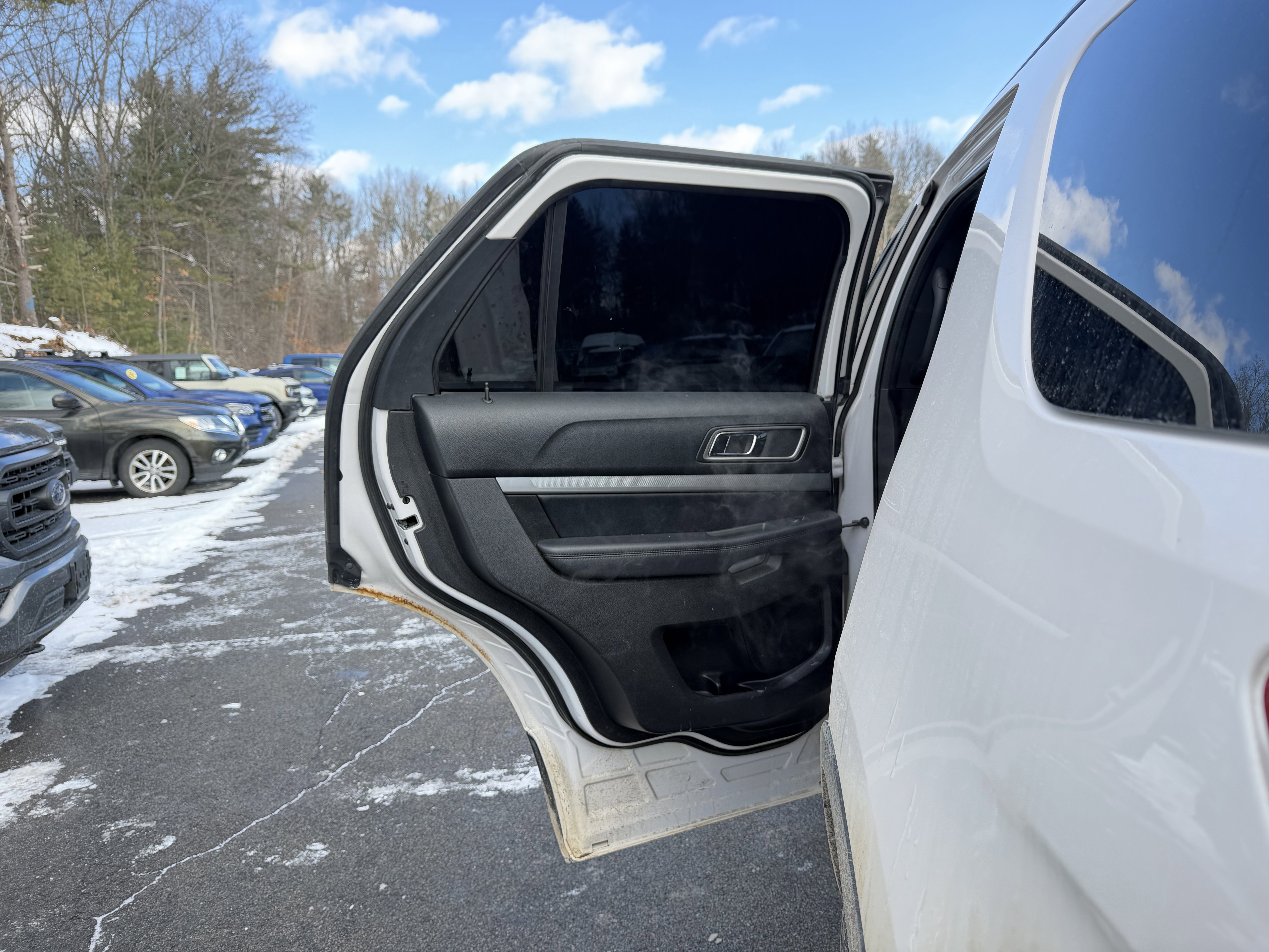 Used 2017 Ford Explorer XLT w/ Equipment Group 202A image 26