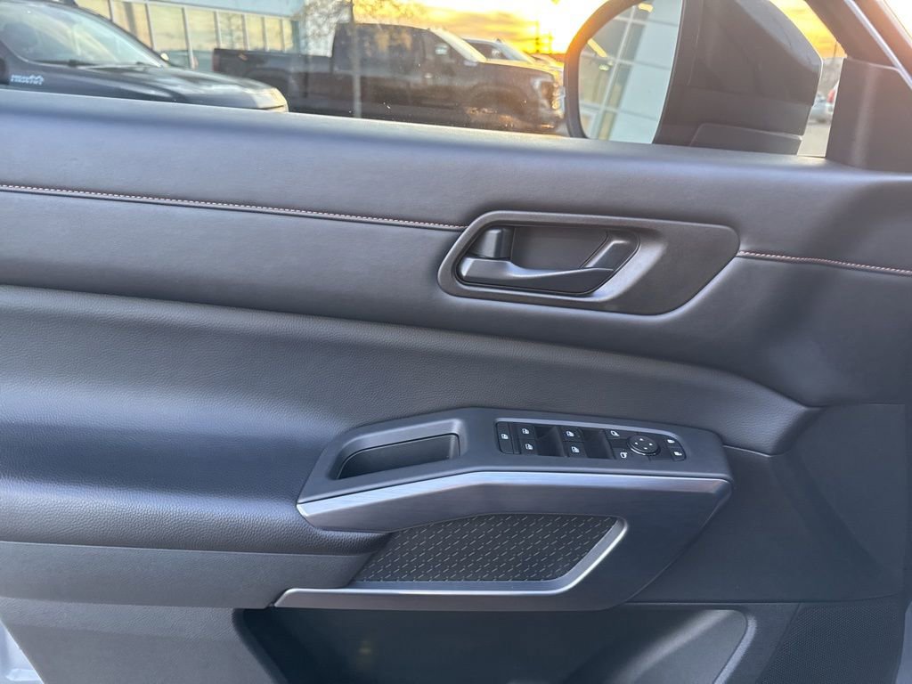 Used 2023 Nissan Pathfinder Rock Creek image 11