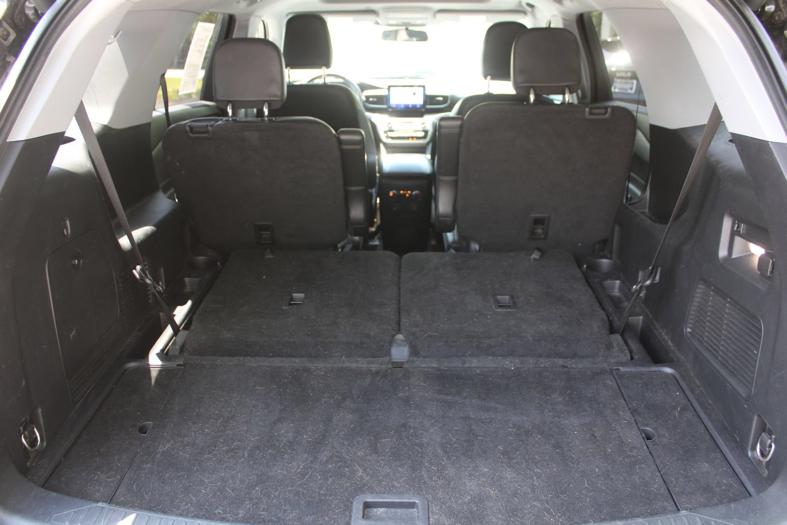 Used 2022 Ford Explorer XLT w/ Equipment Group 202A AWD/4WD image 10