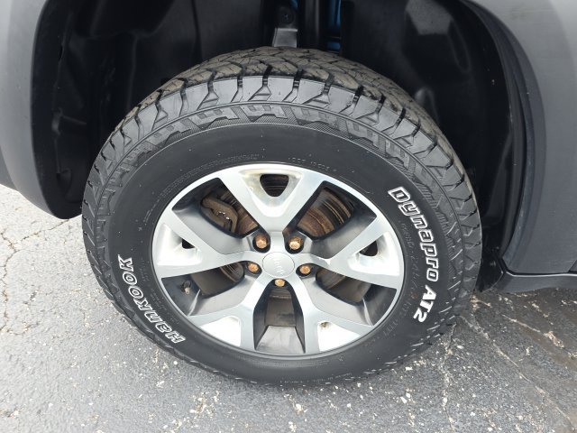 Used 2018 Jeep Cherokee Trailhawk w/ Comfort/Convenience Group AWD/4WD image 36