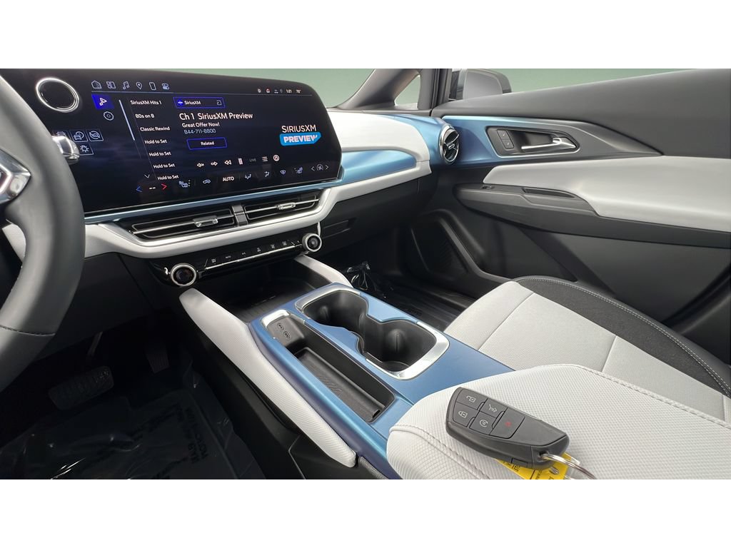 Certified 2025 Chevrolet Equinox EV LT FWD image 20