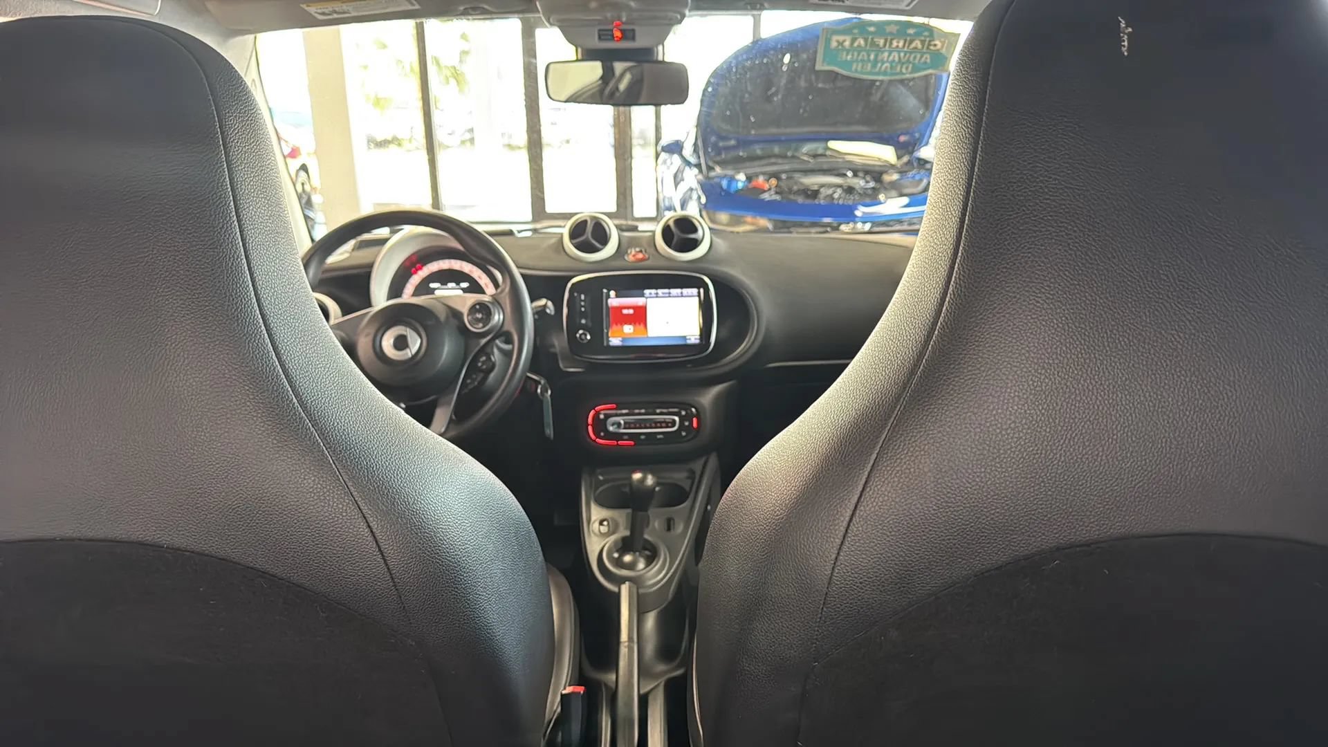 Used 2017 smart fortwo pure RWD image 40