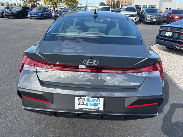 New 2025 Hyundai Elantra Blue image 4