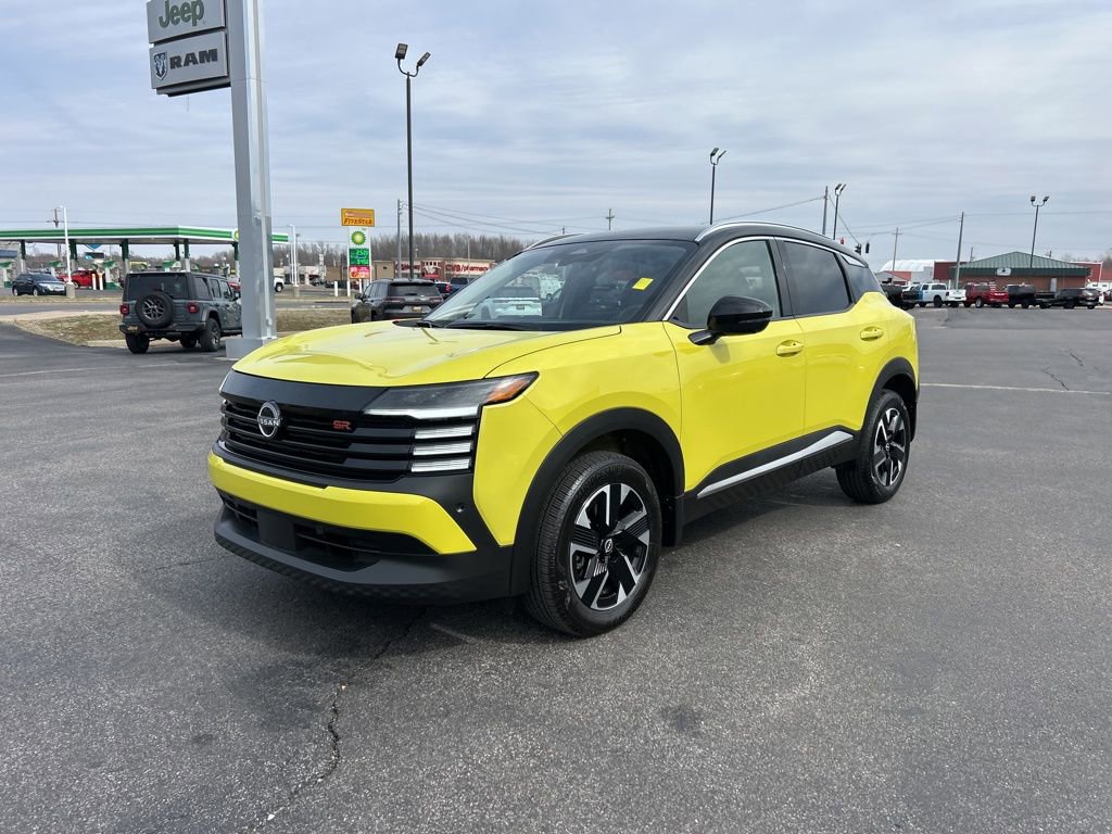 Used 2025 Nissan Kicks SR FWD image 9