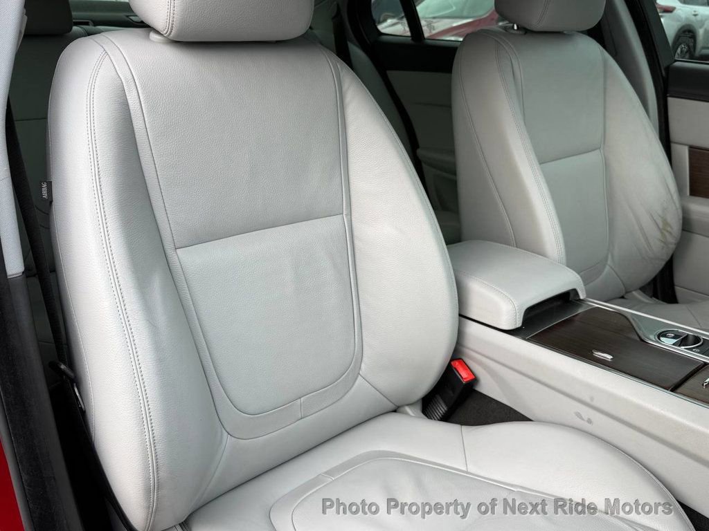 Used 2015 Jaguar XF Premium image 10