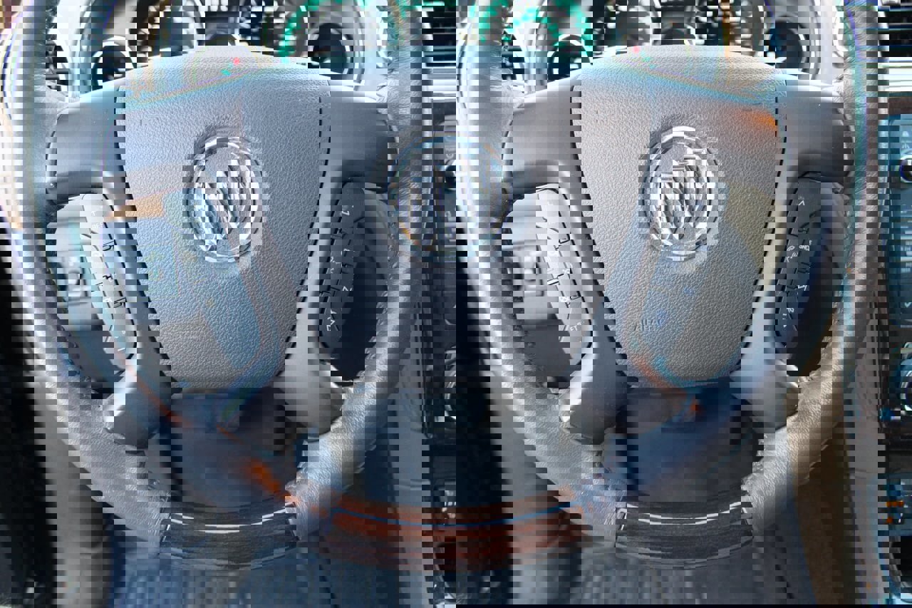 Used 2015 Buick Enclave Leather image 11