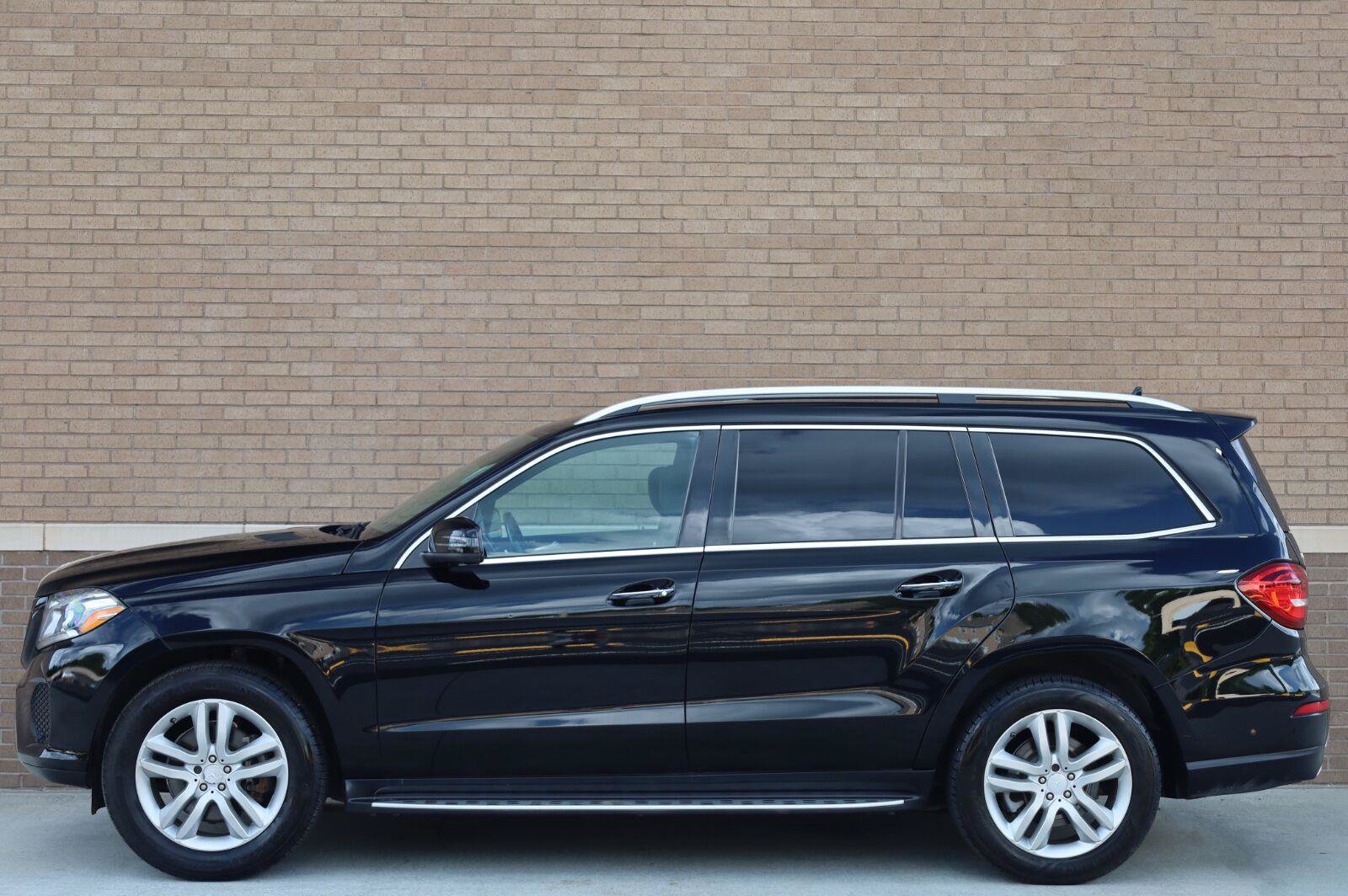 Used 2017 Mercedes-Benz GLS 450 4MATIC image 2