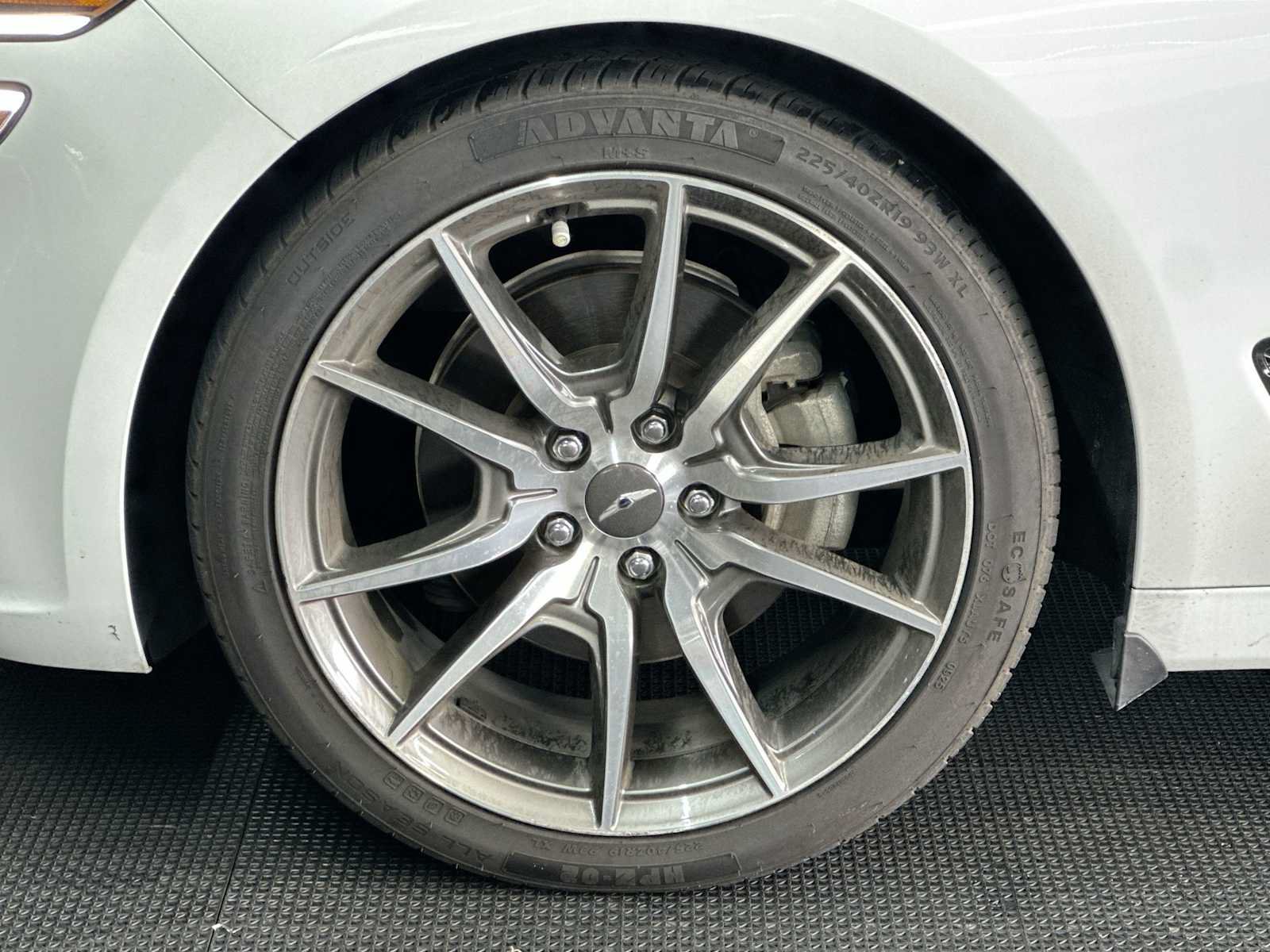 Used 2023 Genesis G70 2.0T RWD image 11