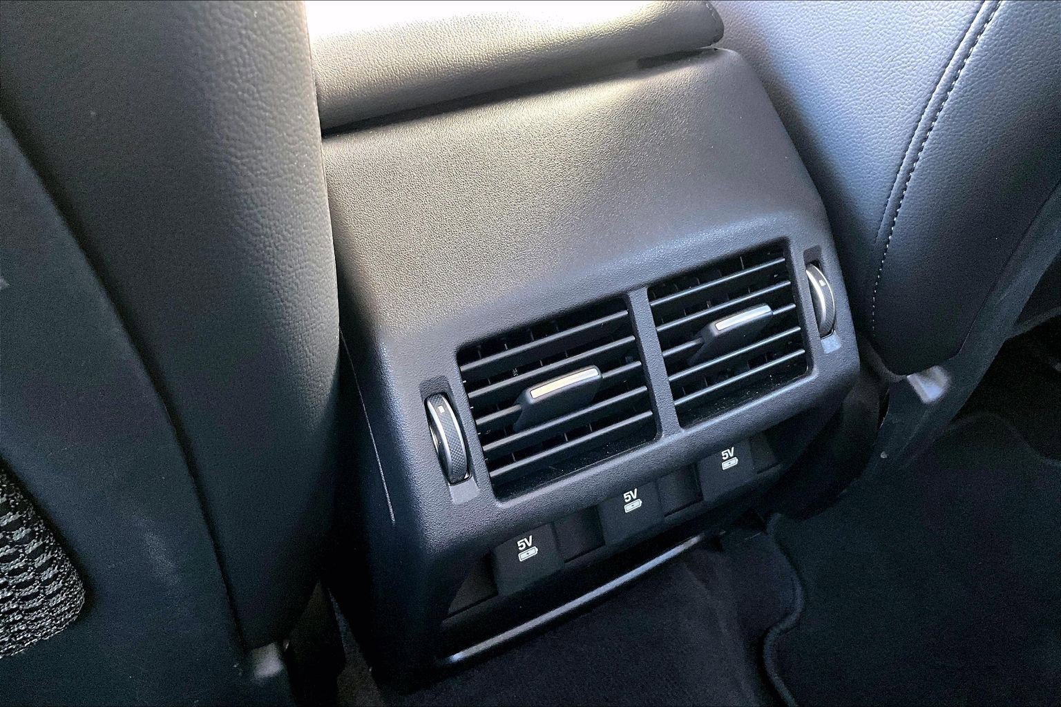 Used 2020 Jaguar E-PACE SE image 34