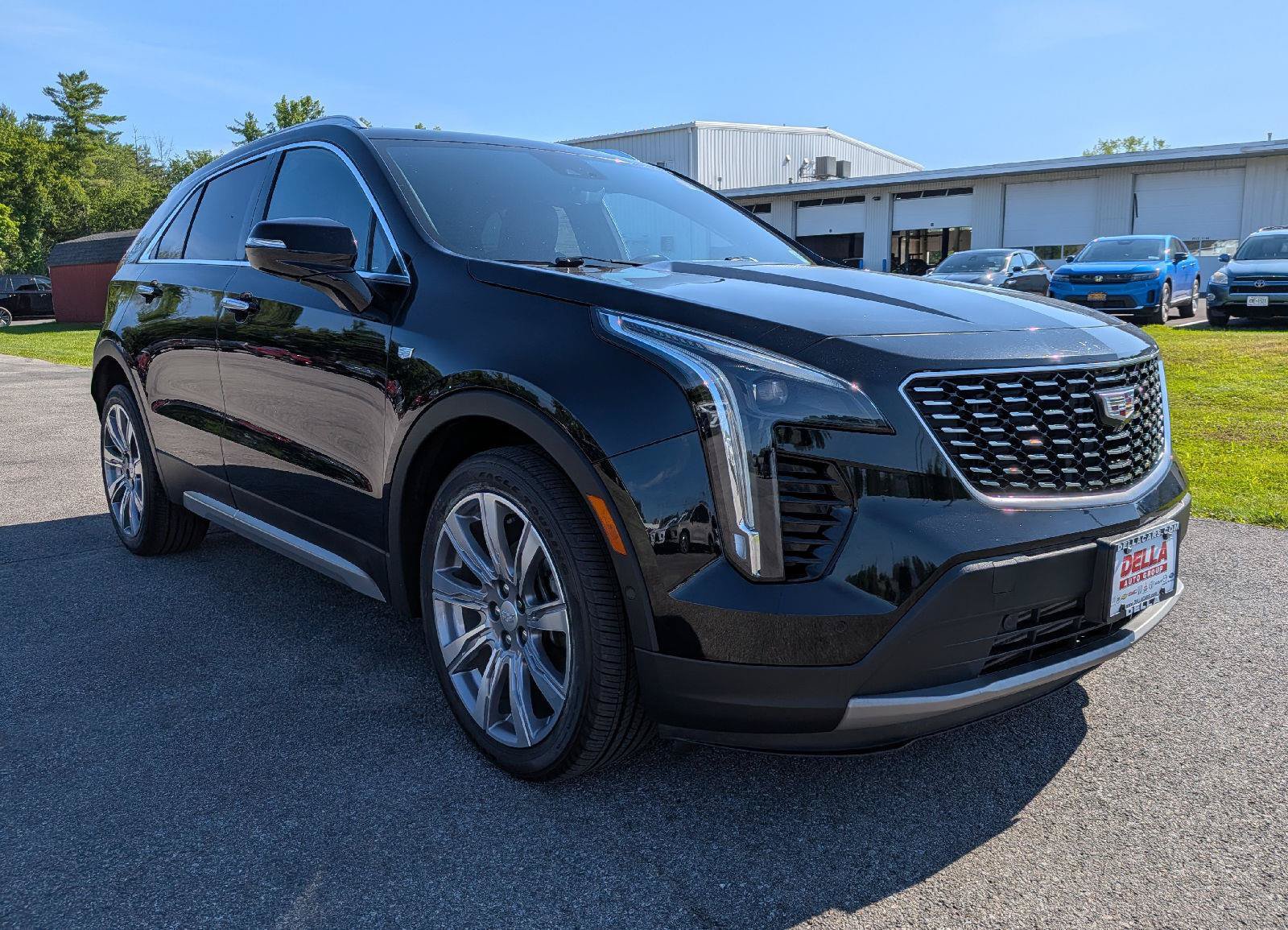 Used 2019 Cadillac XT4 Premium Luxury FWD image 4